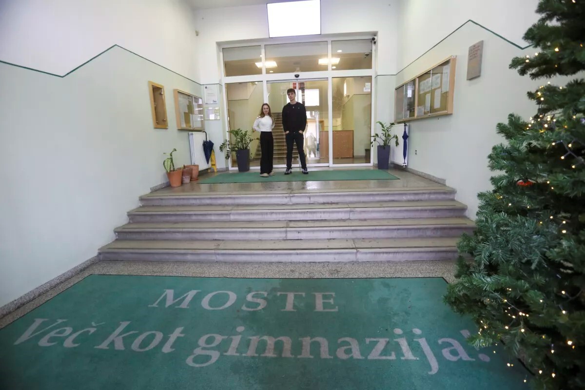 Gimnazija Moste2